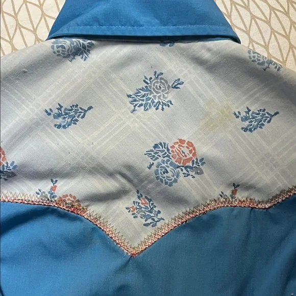 Men's Vintage Western Pearl Snap Shirt – Blue with Floral Embroidered Inlay Yoke - Picture 4 of 4